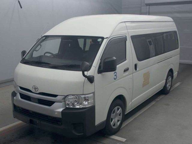 TOYOTA HIACE