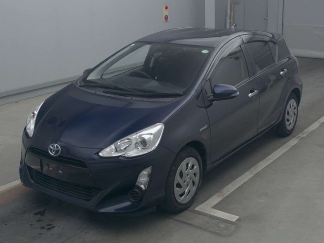 TOYOTA AQUA 2016