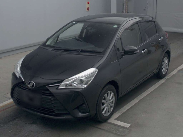 TOYOTA VITZ 2018