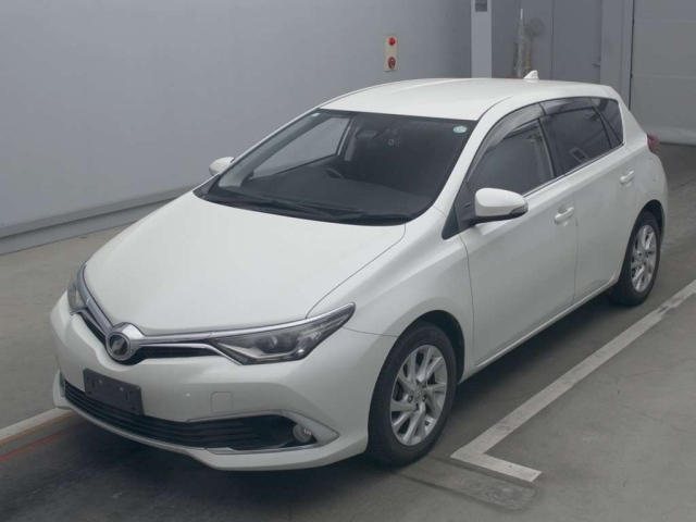 TOYOTA AURIS 2015