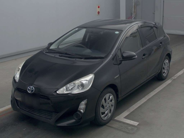 TOYOTA AQUA 2015