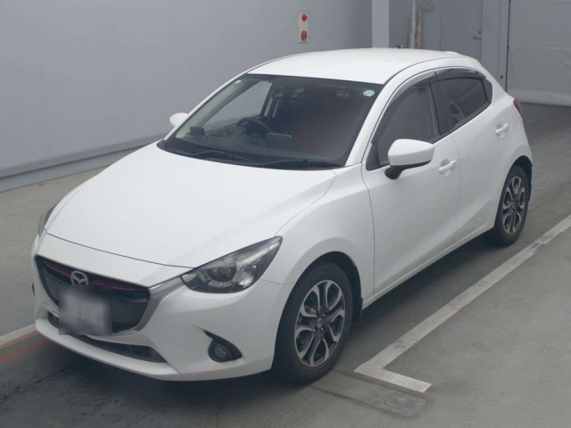 MAZDA DEMIO 2015