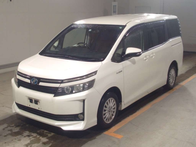 TOYOTA VOXY