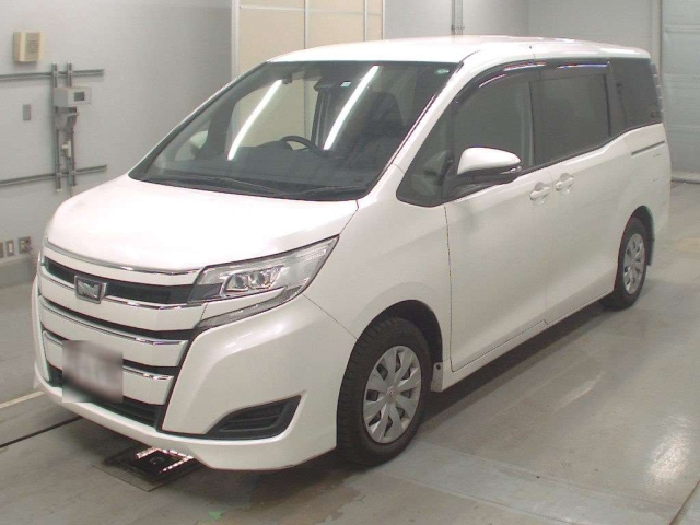 TOYOTA NOAH 2018