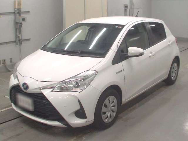 TOYOTA VITZ 2020