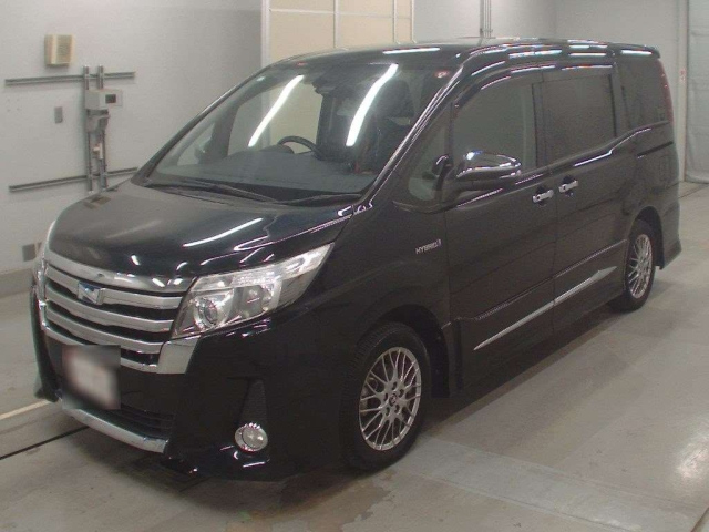 TOYOTA NOAH