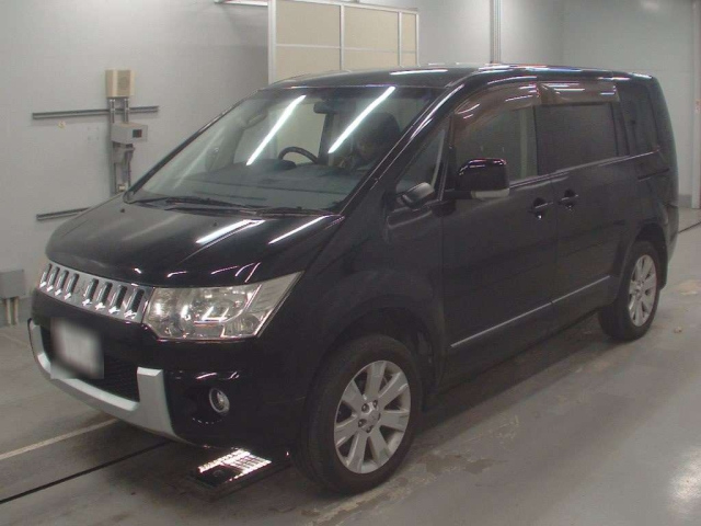 MITSUBISHI DELICA D5 2012