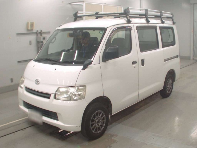 TOYOTA LITE ACE VAN 2011