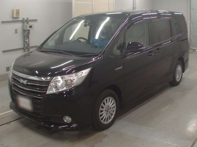 TOYOTA NOAH