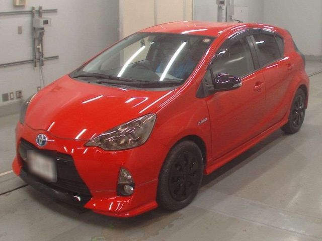 TOYOTA AQUA 2012