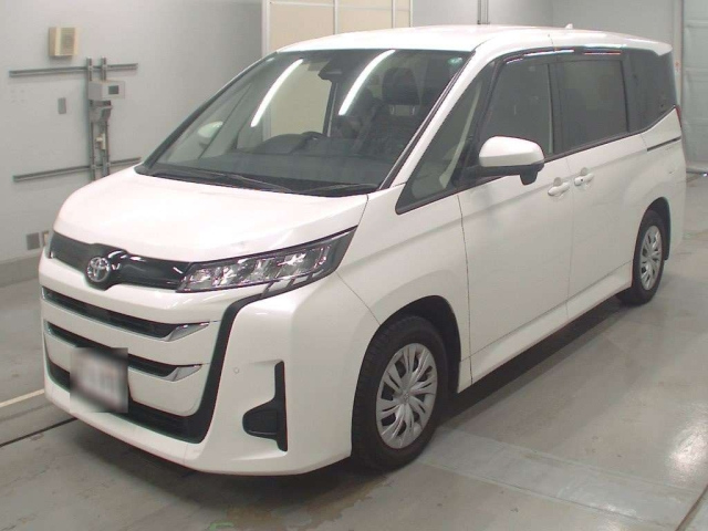TOYOTA NOAH 2024