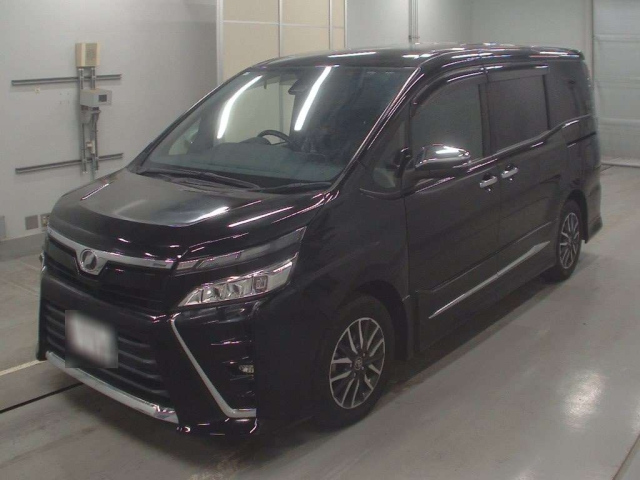 TOYOTA VOXY 2018