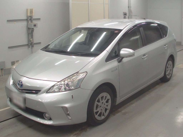 TOYOTA PRIUS ALPHA 2014