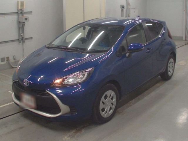 TOYOTA AQUA 2021