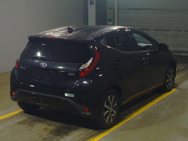 TOYOTA AQUA 2022