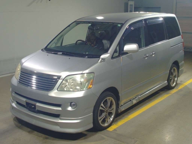 TOYOTA NOAH 2006