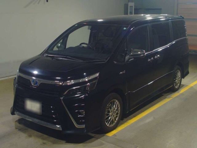 TOYOTA VOXY 2019