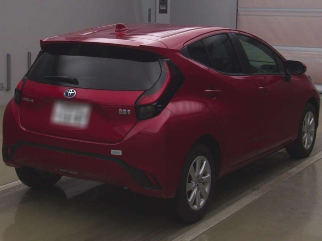 TOYOTA AQUA 2023