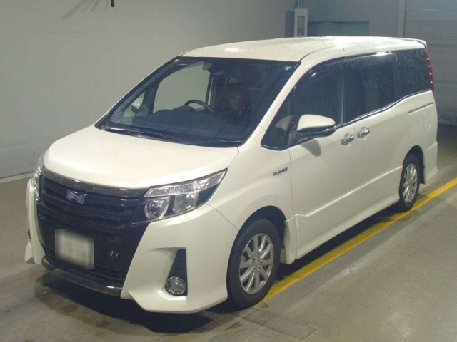 TOYOTA NOAH 2017
