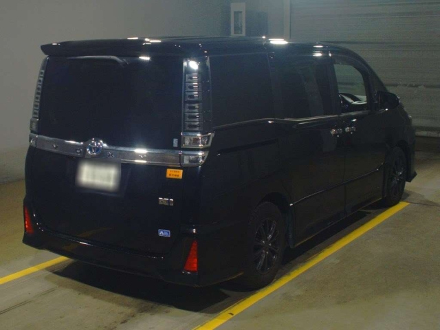 TOYOTA VOXY 2021