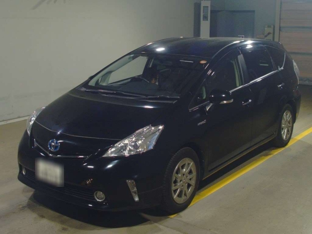 TOYOTA PRIUS ALPHA 2014