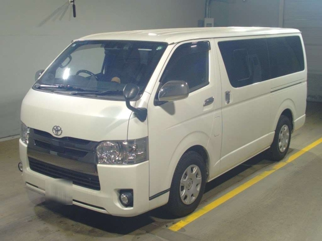 TOYOTA HIACE VAN