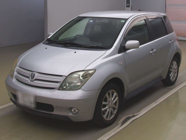 TOYOTA IST 2005