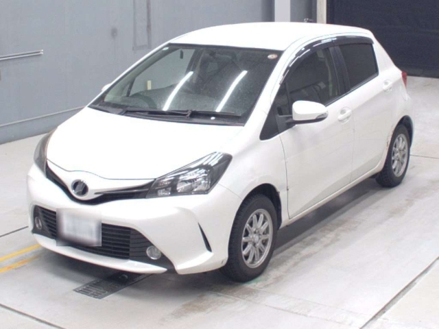 TOYOTA VITZ 2014