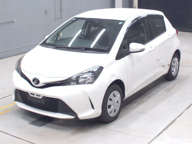 TOYOTA VITZ 2015
