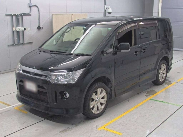 MITSUBISHI DELICA D5 2007
