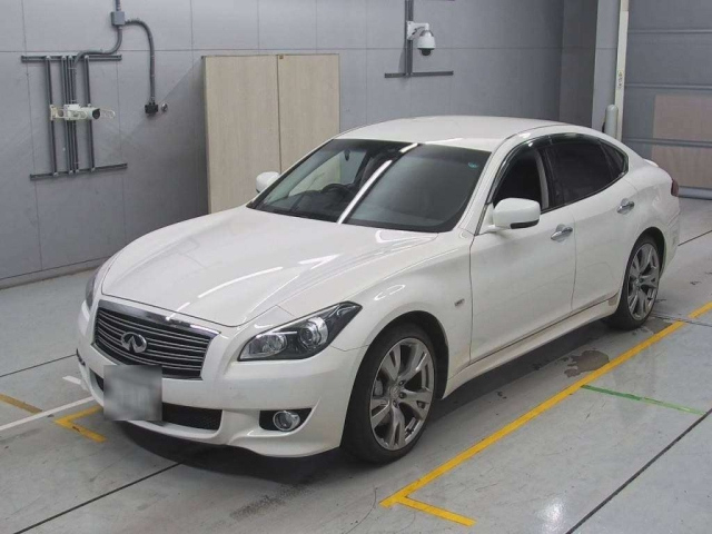 NISSAN FUGA