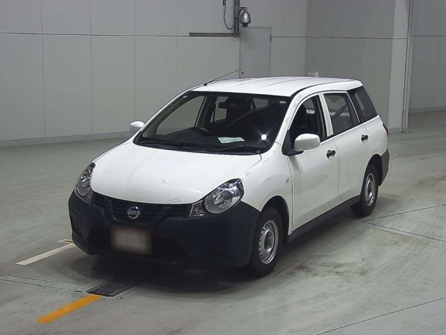 NISSAN AD 2019
