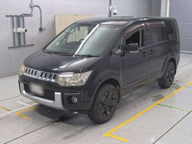 MITSUBISHI DELICA D5 2012