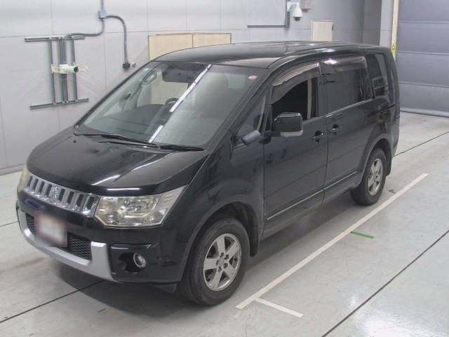 MITSUBISHI DELICA D5 2012
