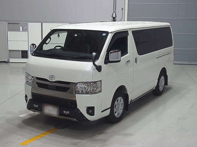 TOYOTA HIACE VAN 2023
