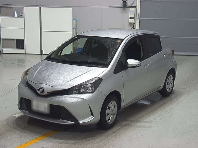 TOYOTA VITZ 2015