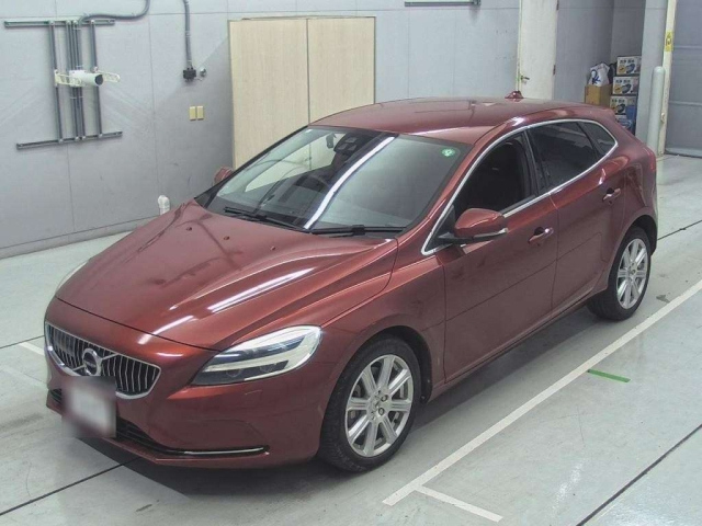 VOLVO V40 2017