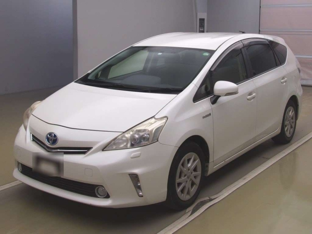 TOYOTA PRIUS ALPHA 2012