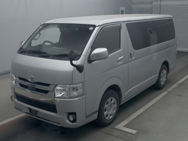 TOYOTA HIACE VAN 2020