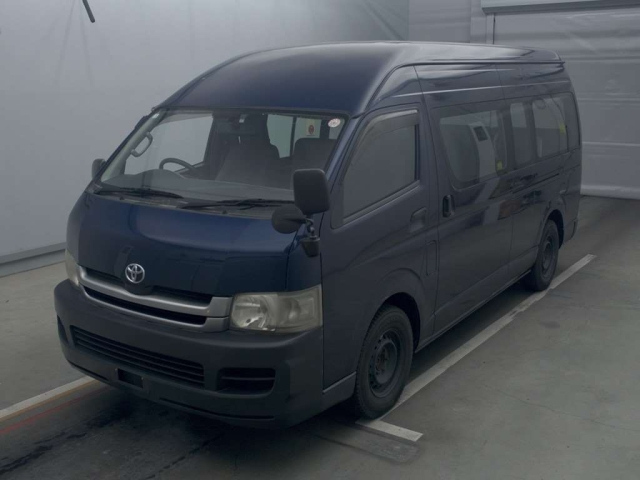 TOYOTA HIACE 2010