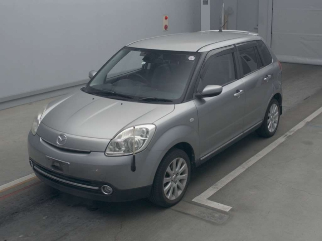 MAZDA VERISA 2010