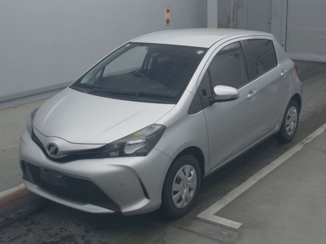 TOYOTA VITZ 2016