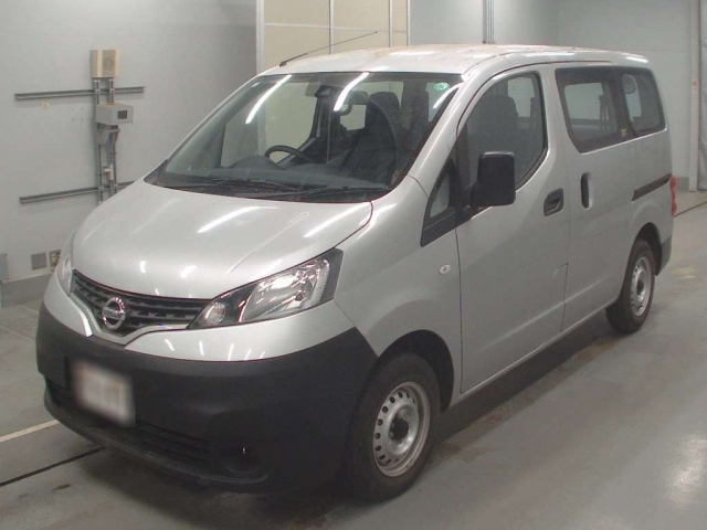 NISSAN NV200 2020