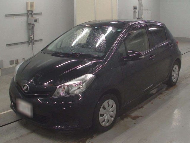 TOYOTA VITZ 2014