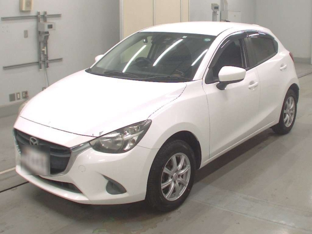 MAZDA DEMIO 2016