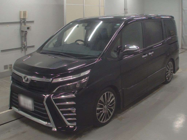 TOYOTA VOXY 2018