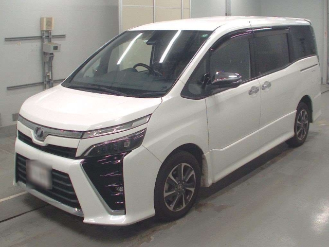 TOYOTA VOXY 2018