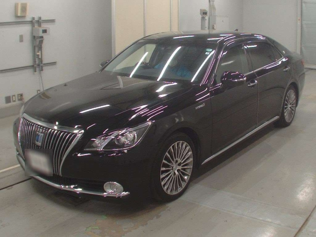 TOYOTA CROWN 2018
