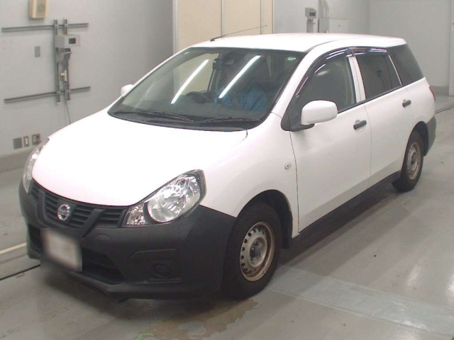 NISSAN AD 2019