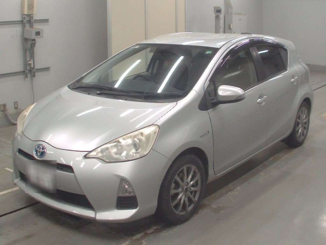 TOYOTA AQUA 2013